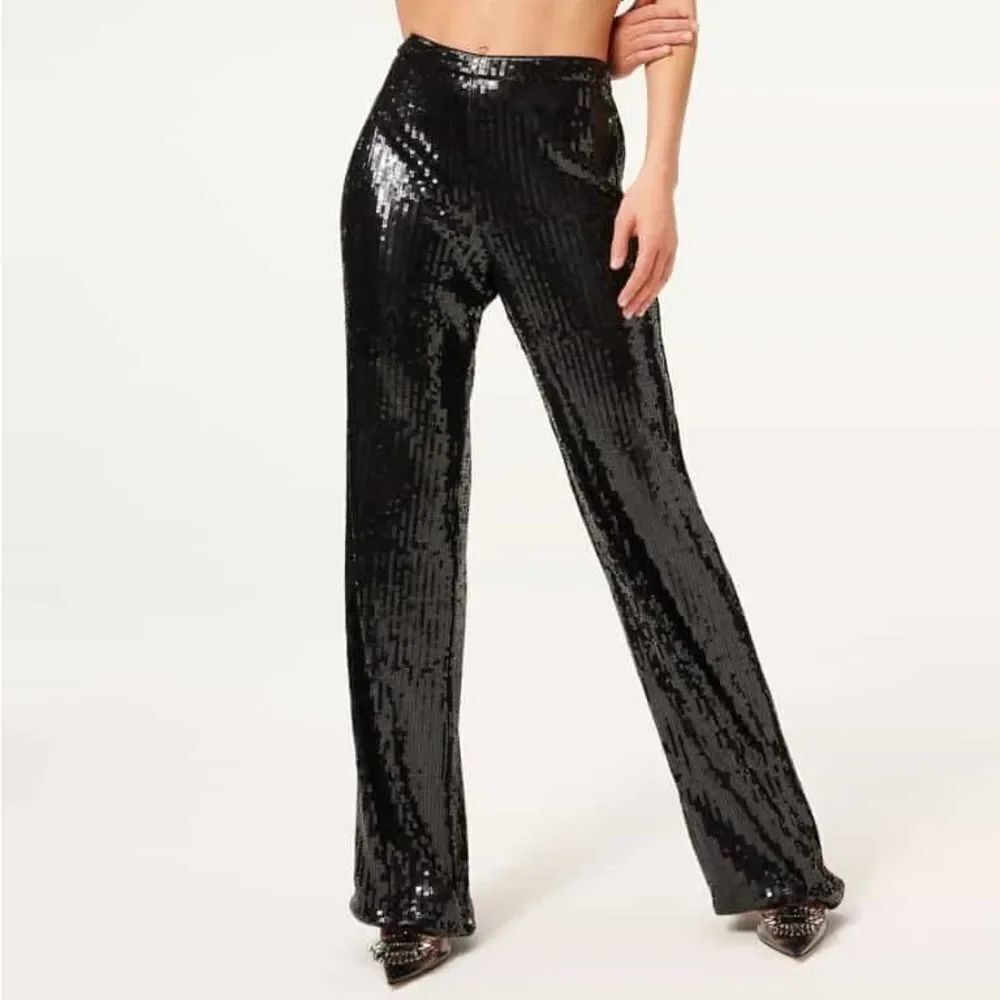 GOOD AMERICAN Sequin Wide Leg Pants in Black